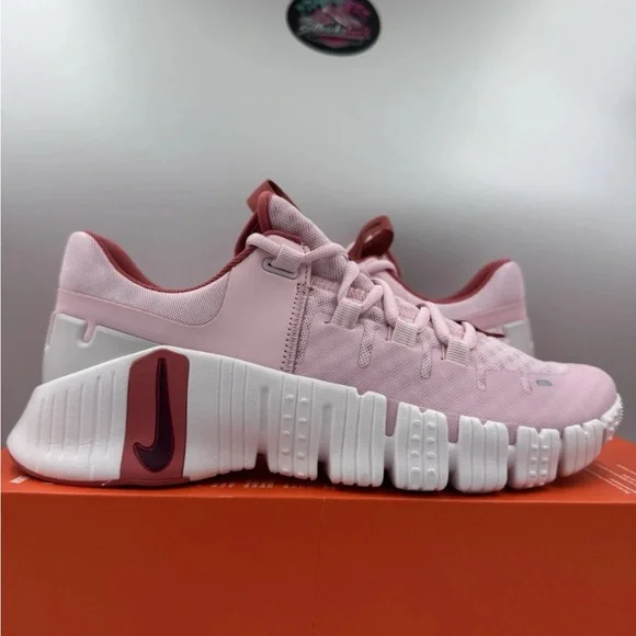 Nike Free Metcon 5 Pink Foam BRAND NEW Multiple Sizes - Picture 2 of 8